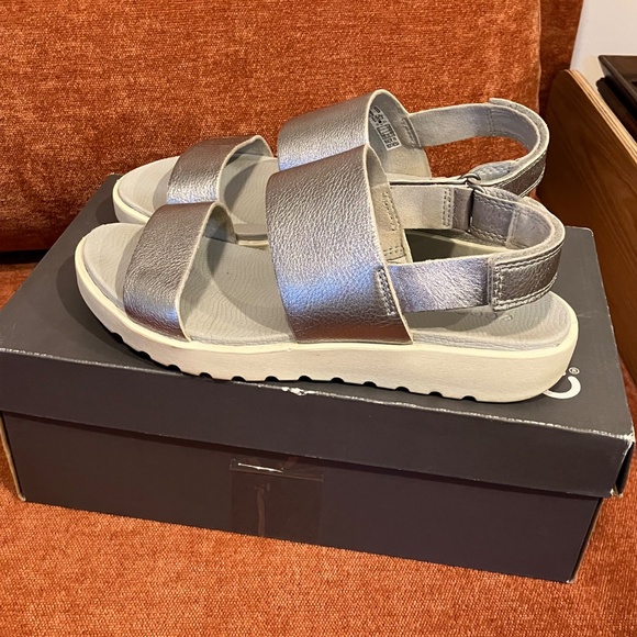 Ecco Freja Classic Women's EU 37 US 6 Sandals SILVER Double Strap Shoes Sandal - Picture 2 of 10